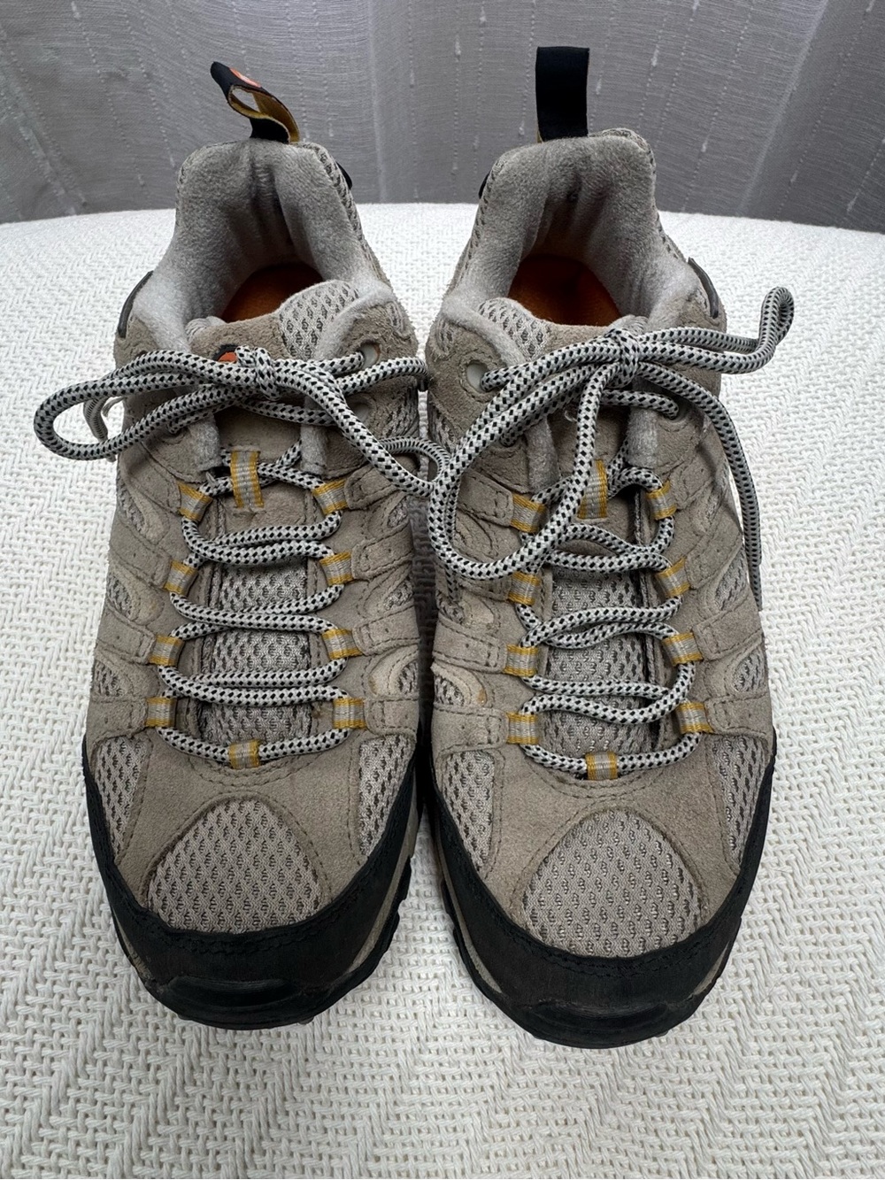 Merrell Women's Sz 9 Beige Athletic Trail Shoes with Yellow Accents